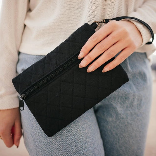 PIPER QUILTED BLACK WRISTLET